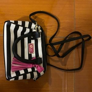 Small Betsy Johnson cross body bag